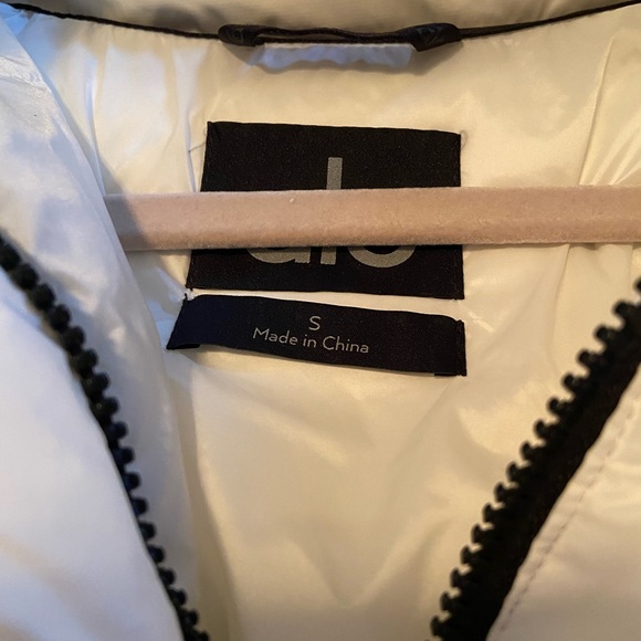 ALO Yoga Aspen Love Puffer Jacket - Picture 11 of 12